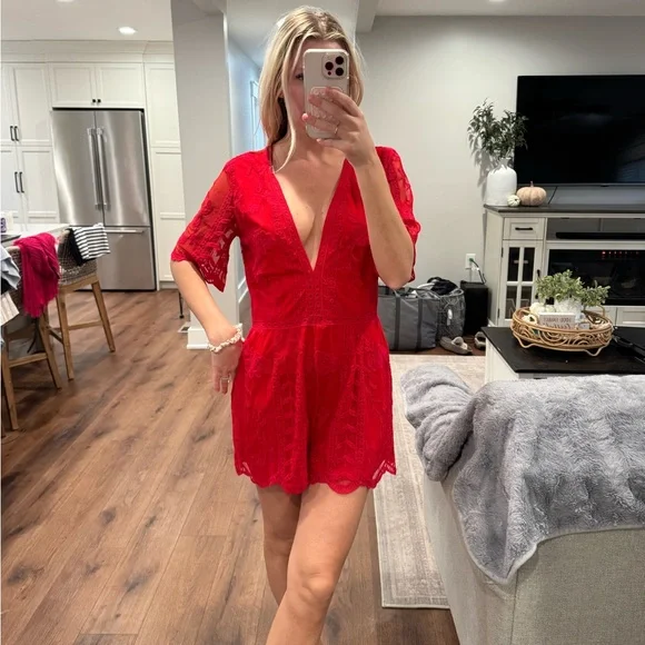 Red Lace Socialite Romper - Picture 4 of 6
